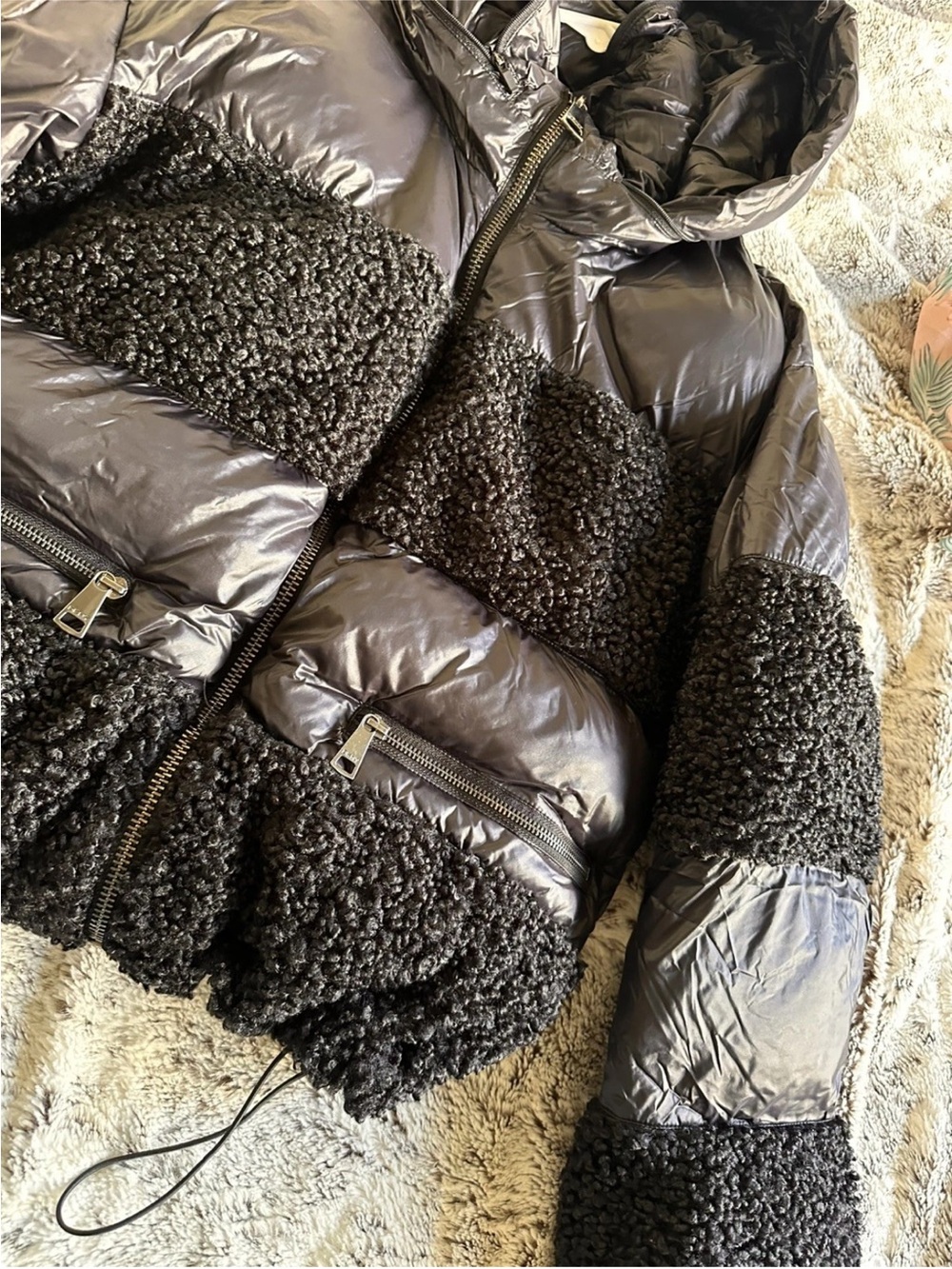 DKNY warm winter Women's Puffer Jacket with Sherpa Accent Large - Picture 9 of 9